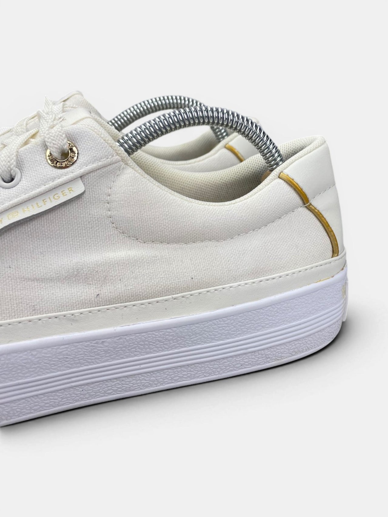 Tommy Hilfiger Sneakers — buty sportowe damskie w bardzo dobrym stanie rozmiar 42, opcjonalne zdjęcie 1