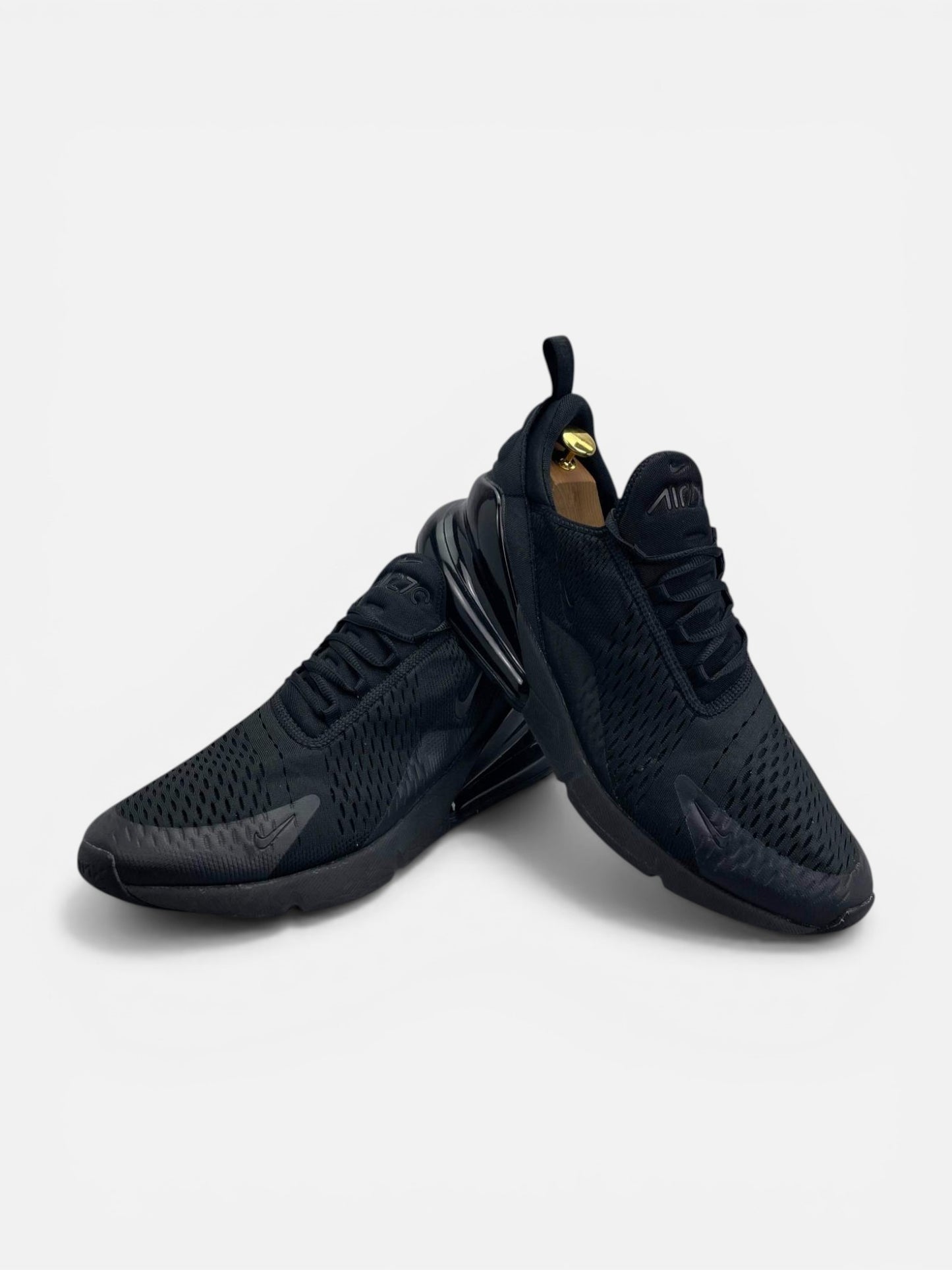 Nike Air Max 270 Triple Black — buty sportowe męskie w bardzo dobrym stanie rozmiar 47.5, boczny profil