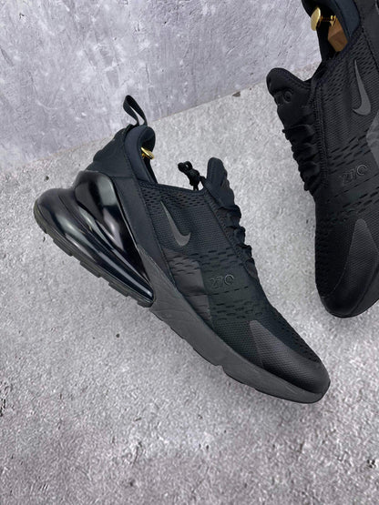 Nike Air Max 270 Triple Black — buty sportowe męskie w bardzo dobrym stanie rozmiar 47.5, wewnętrzny panel lewego buta