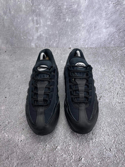 Nike Air Max 95 Recraft Triple Black — buty sportowe damskie w bardzo dobrym stanie rozmiar 39, widok z góry