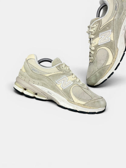New Balance 2002R — buty sportowe damskie w bardzo dobrym stanie rozmiar 38, zewnętrzny panel lewego buta
