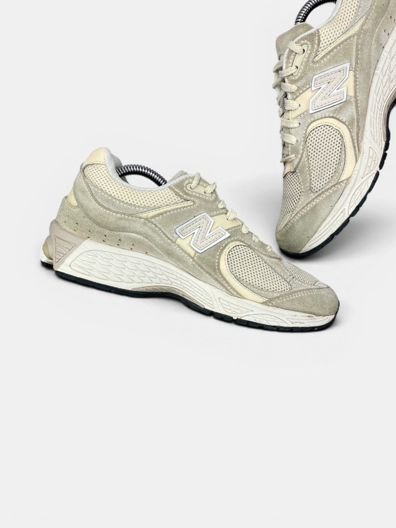 New Balance 2002R — buty sportowe damskie w bardzo dobrym stanie rozmiar 38, wewnętrzny panel lewego buta