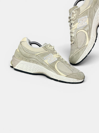 New Balance 2002R — buty sportowe damskie w bardzo dobrym stanie rozmiar 38, wewnętrzny panel lewego buta
