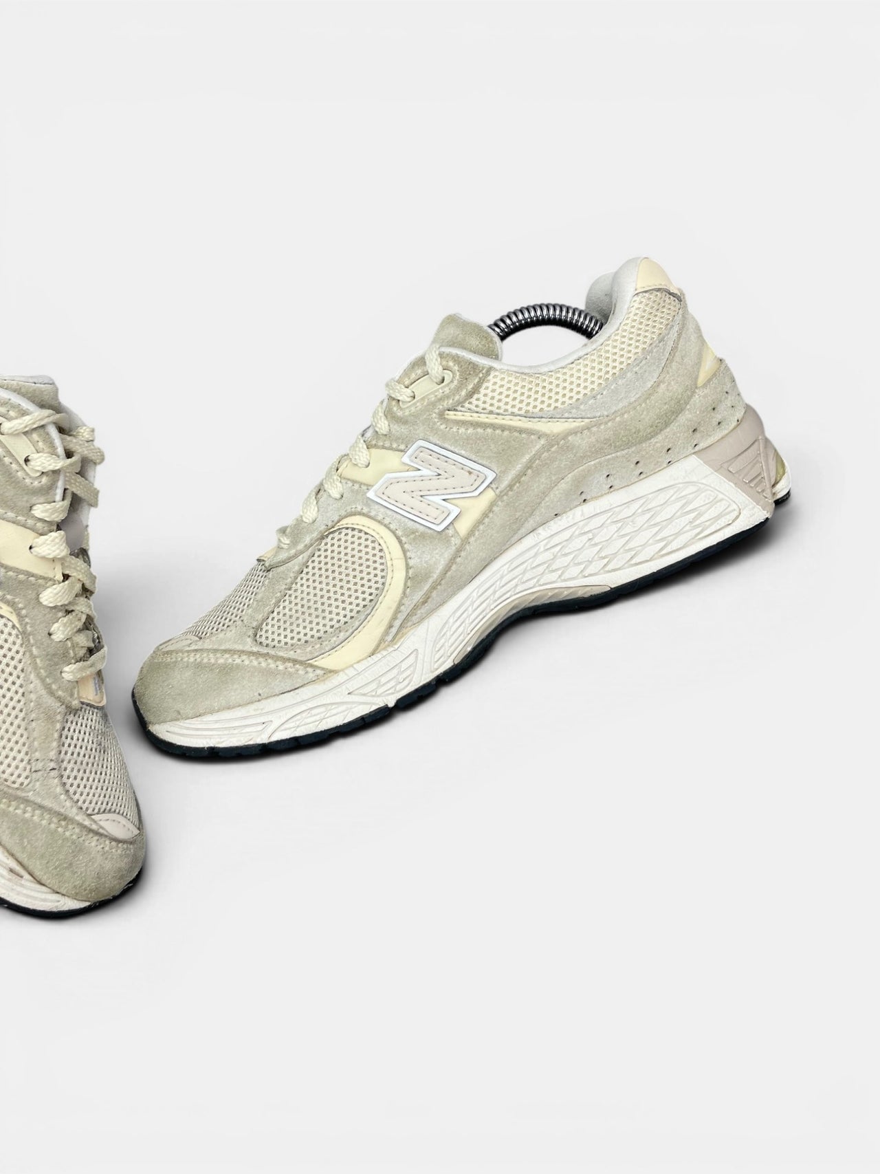New Balance 2002R — buty sportowe damskie w bardzo dobrym stanie rozmiar 38, wewnętrzny panel prawego buta
