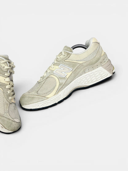 New Balance 2002R — buty sportowe damskie w bardzo dobrym stanie rozmiar 38, wewnętrzny panel prawego buta