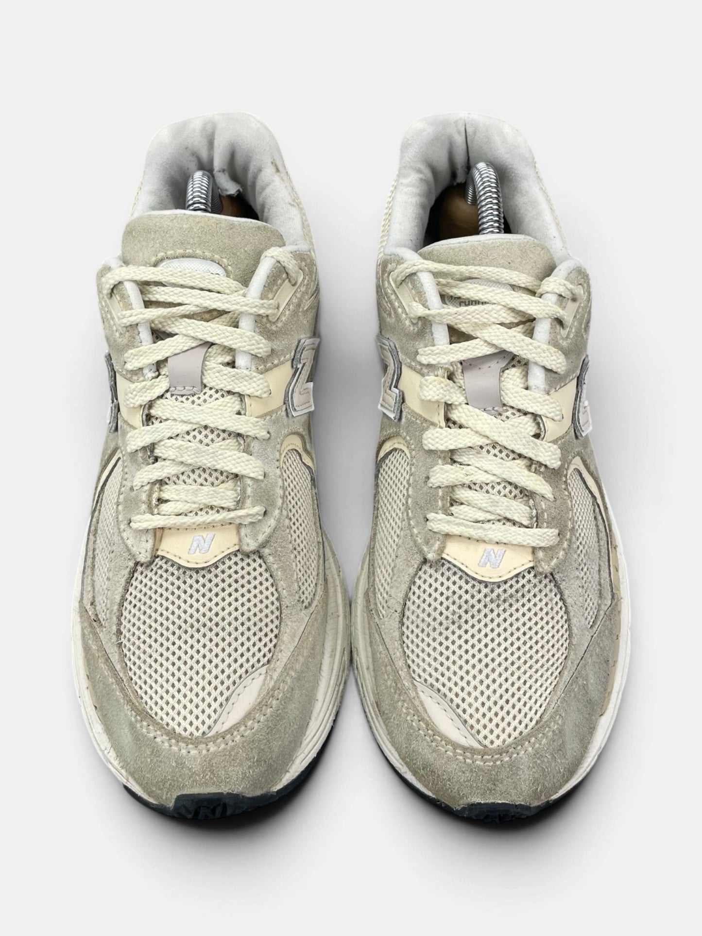 New Balance 2002R — buty sportowe damskie w bardzo dobrym stanie rozmiar 38, widok z góry