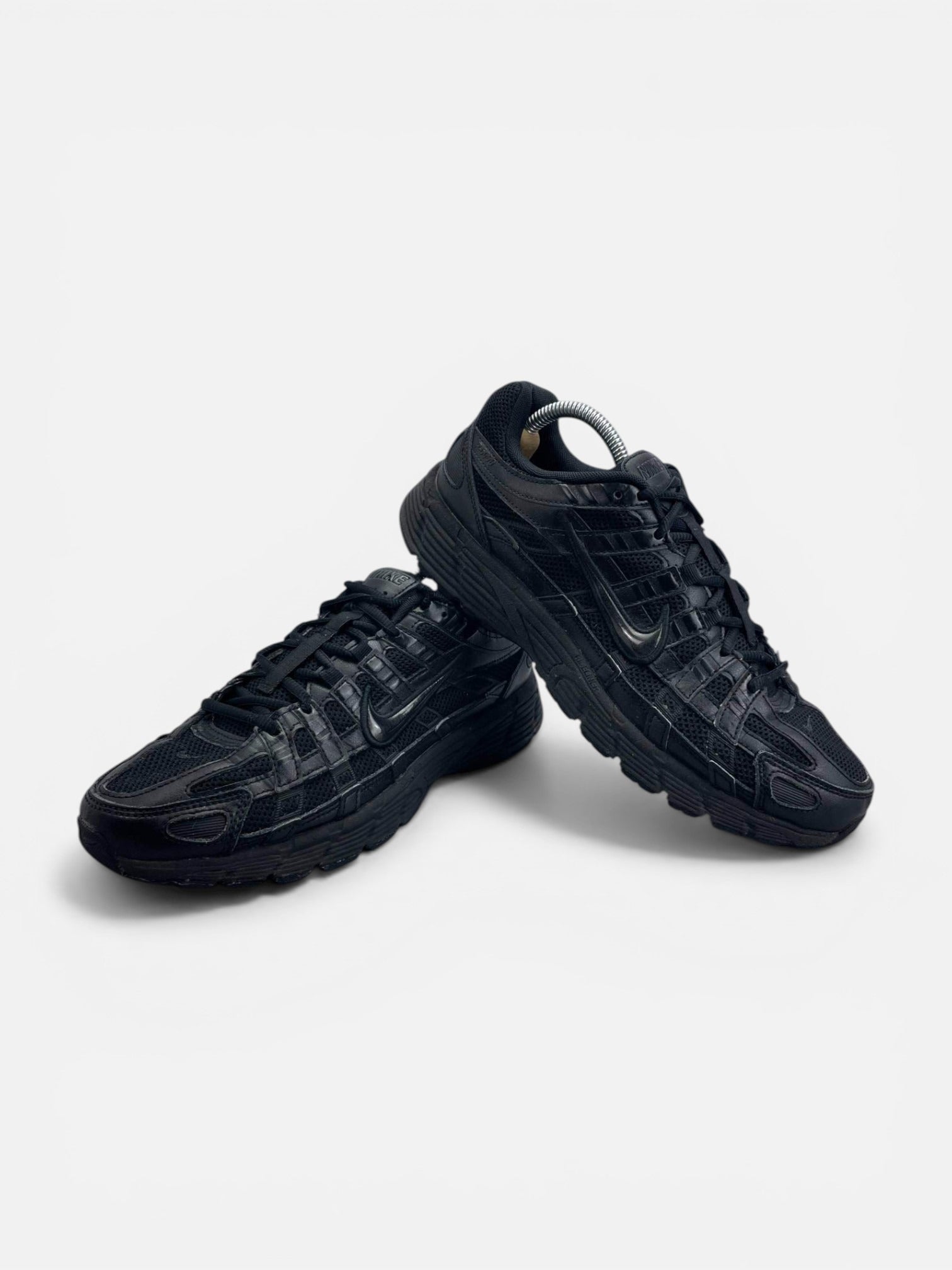 Nike P-6000 Black — buty sportowe męskie w bardzo dobrym stanie rozmiar 43, boczny profil