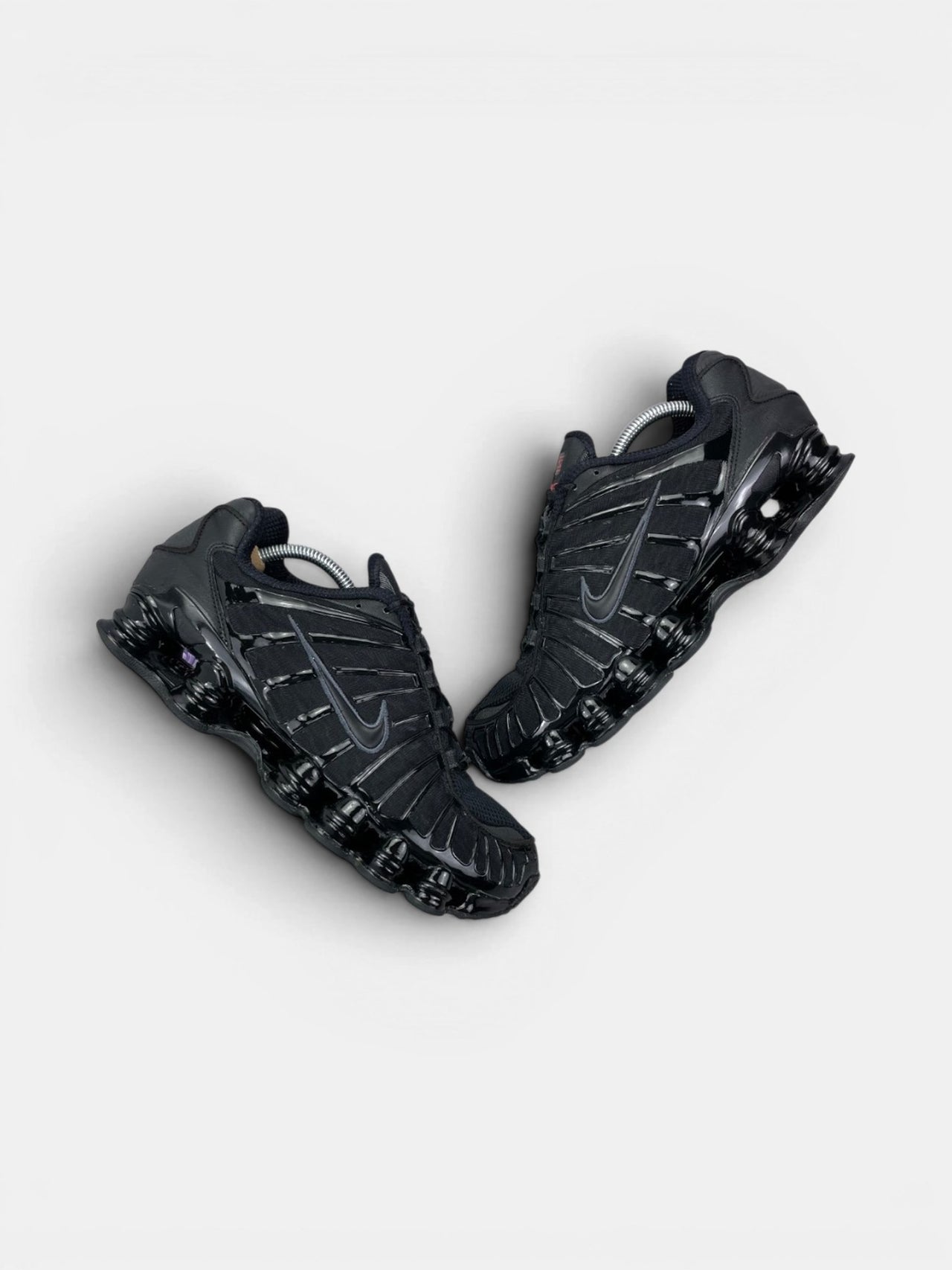 Nike Shox TL Metallic Hematite — buty sportowe męskie w bardzo dobrym stanie rozmiar 44, widok z góry na zewnętrzną stronę butów