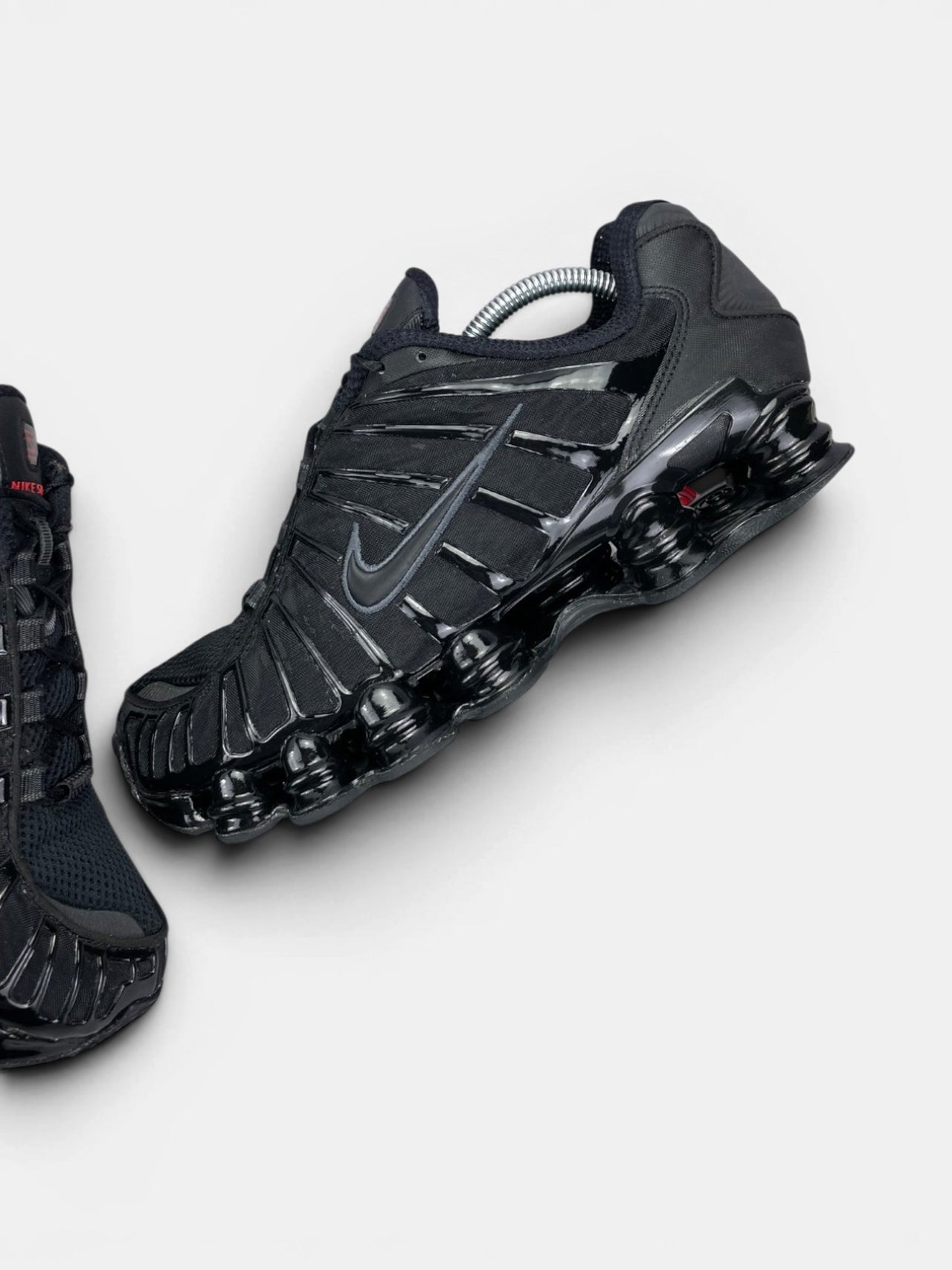 Nike Shox TL Metallic Hematite — buty sportowe męskie w bardzo dobrym stanie rozmiar 44, zewnętrzny panel lewego buta