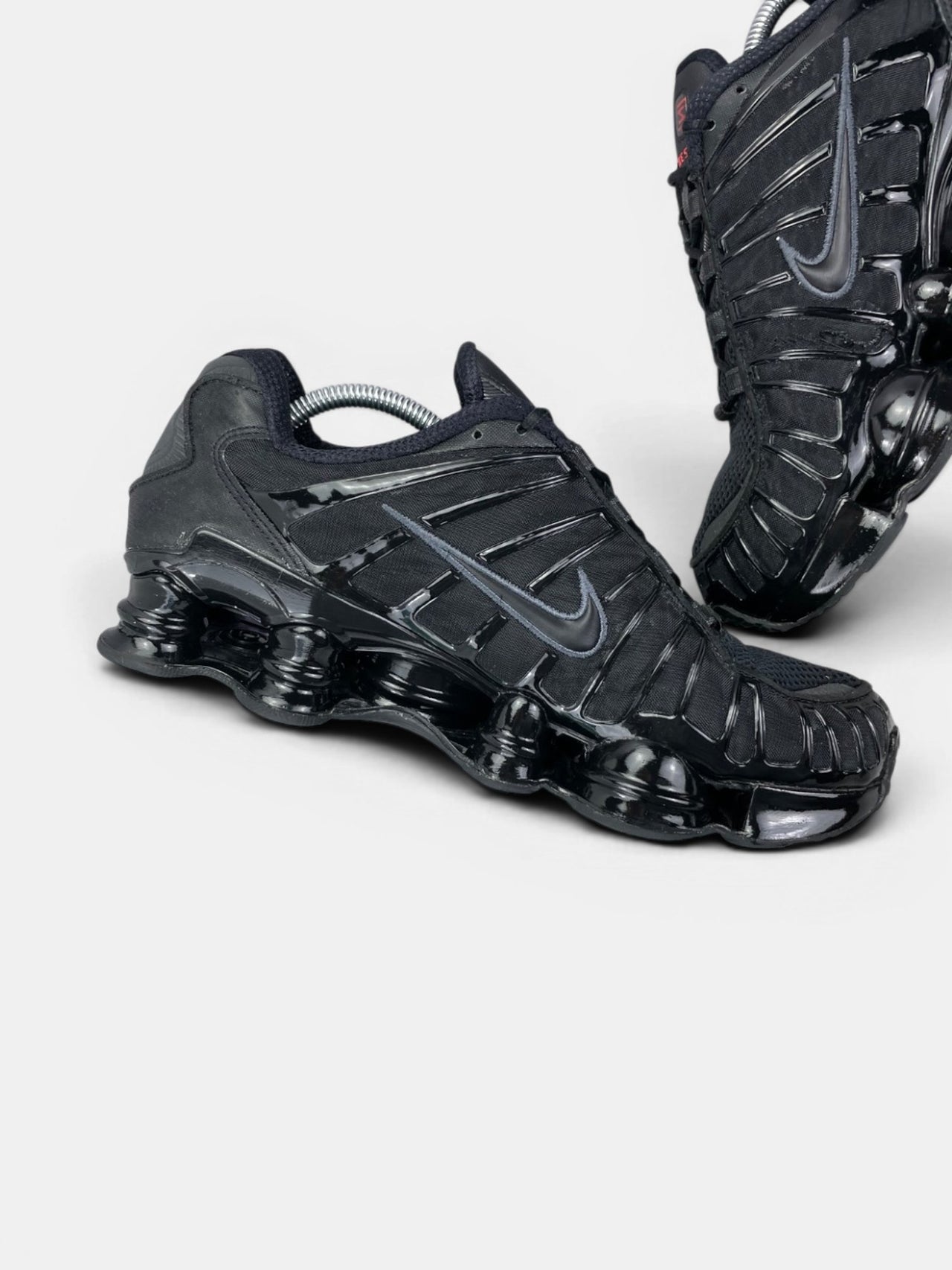 Nike Shox TL Metallic Hematite — buty sportowe męskie w bardzo dobrym stanie rozmiar 44, wewnętrzny panel lewego buta