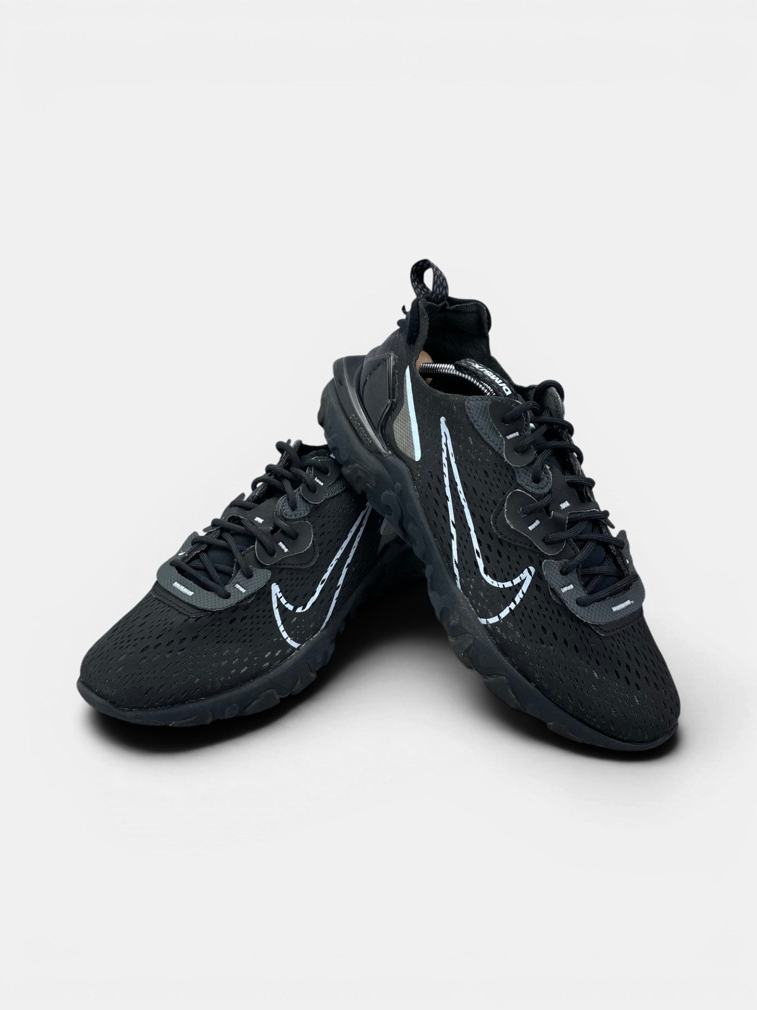 Nike React Vision Black Celestine Blue — buty sportowe męskie w bardzo dobrym stanie rozmiar 42, boczny profil