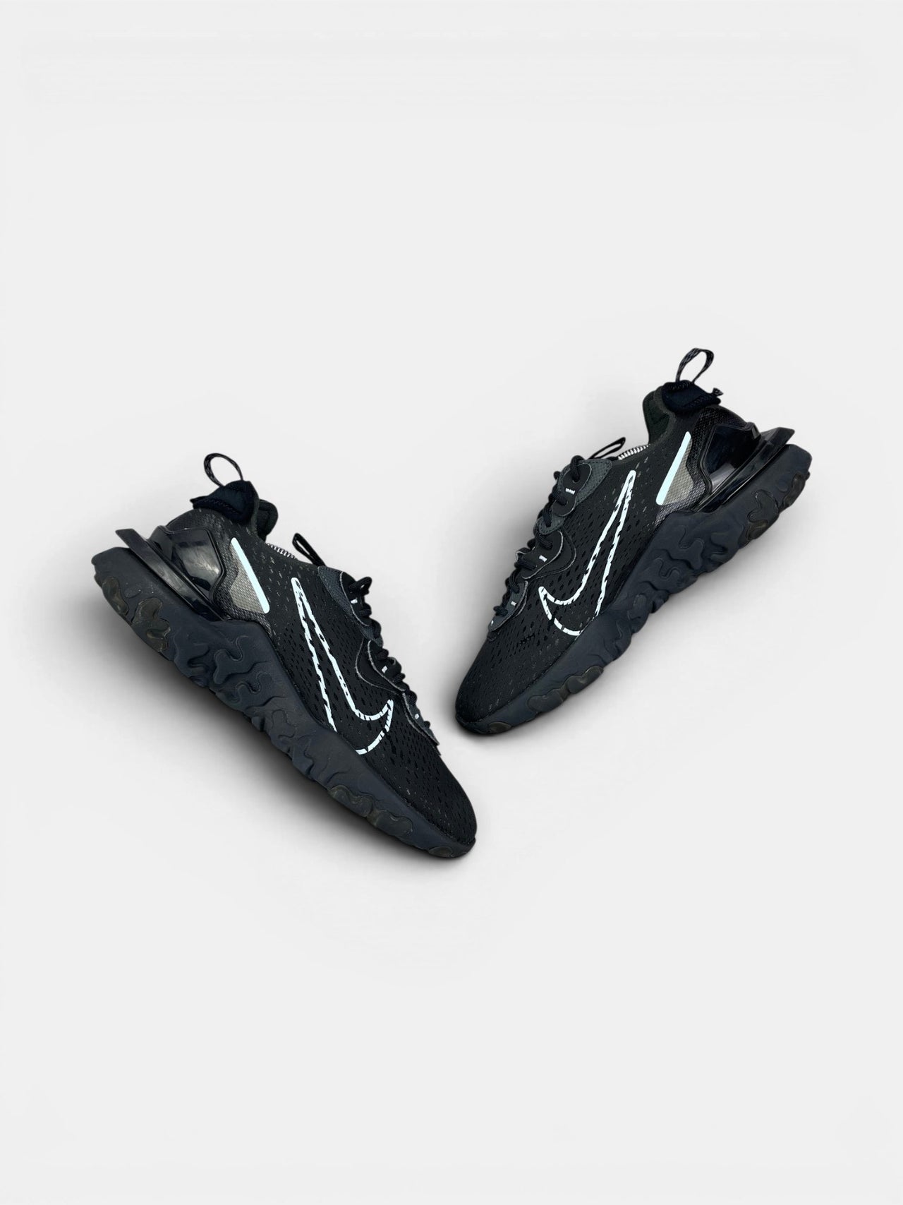 Nike React Vision Black Celestine Blue — buty sportowe męskie w bardzo dobrym stanie rozmiar 42, zewnętrzny panel prawego buta