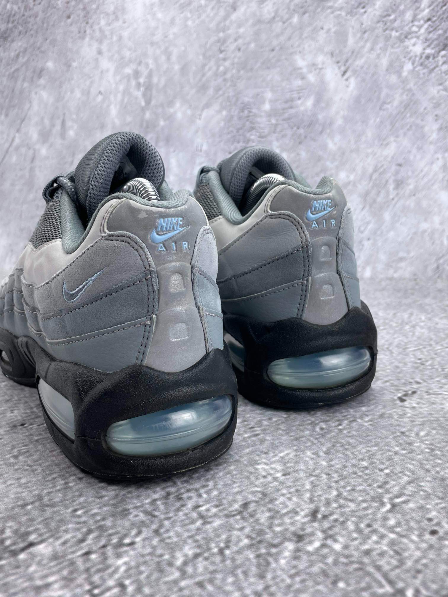 Nike Air Max 95 Cool Grey Psychic Blue — buty sportowe damskie w bardzo dobrym stanie rozmiar 40, widok z tyłu