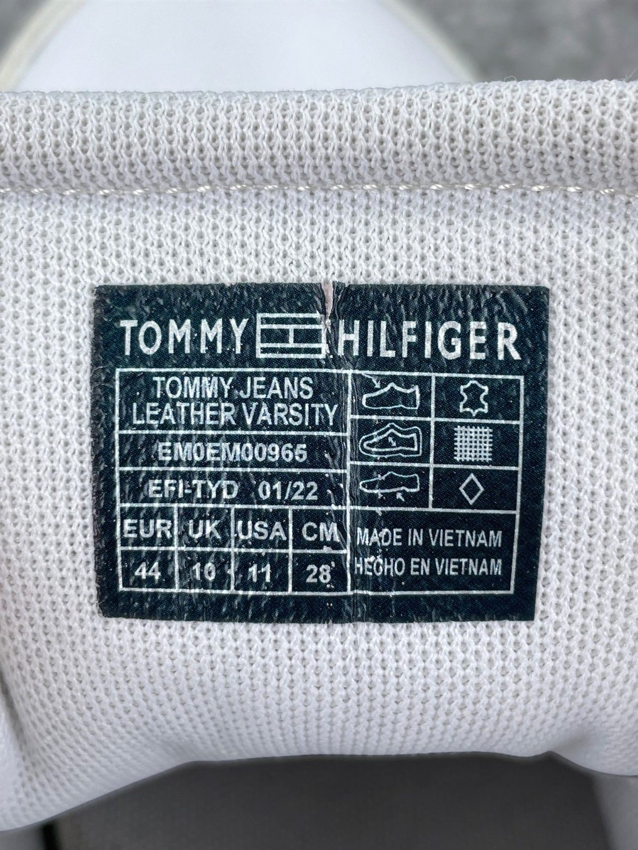 Tommy Hilfiger Sneakers — buty sportowe męskie w bardzo dobrym stanie rozmiar 44, opcjonalne zdjęcie 2