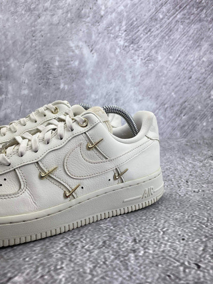 Nike Air Force 1 Low — buty sportowe damskie w bardzo dobrym stanie rozmiar 38, opcjonalne zdjęcie 1