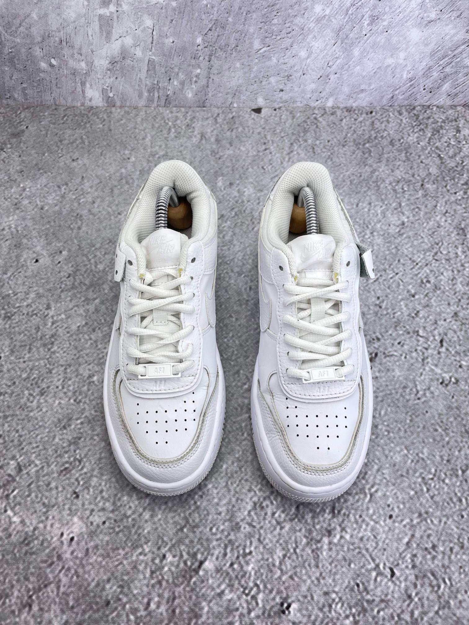 Nike Air Force 1 Shadow Triple White — buty sportowe damskie w bardzo dobrym stanie rozmiar 36.5, widok z góry