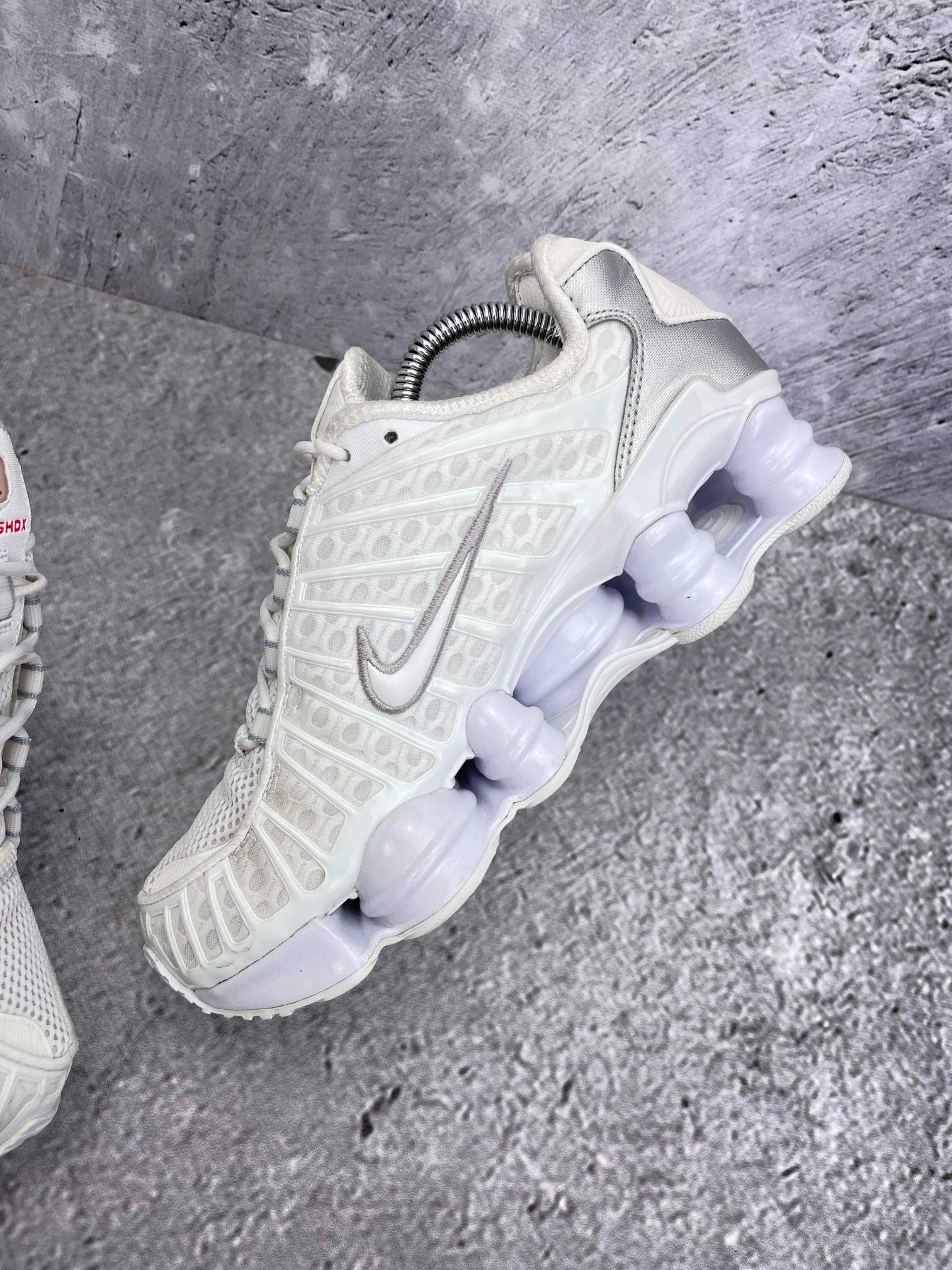 Nike Shox TL AR3566-100 - buty sportowe, wewnętrzny panel prawego buta