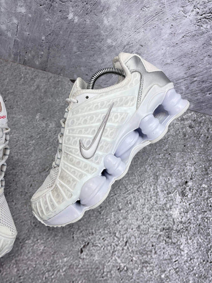 Nike Shox TL AR3566-100 - buty sportowe, wewnętrzny panel prawego buta