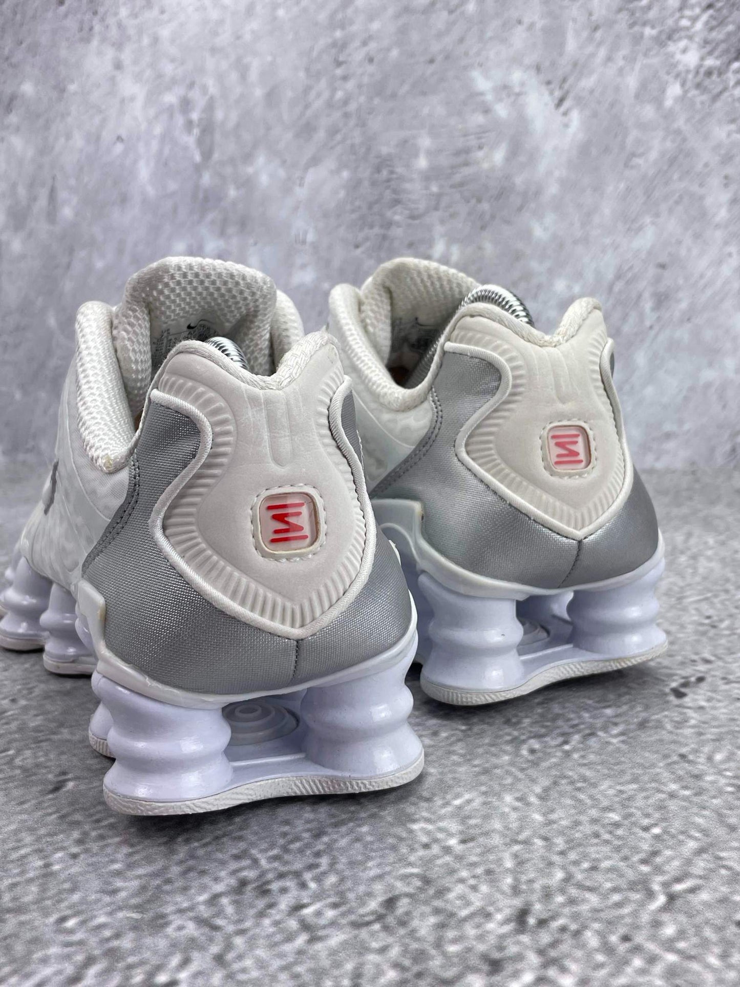 Nike Shox TL AR3566-100 - buty sportowe, widok z tyłu