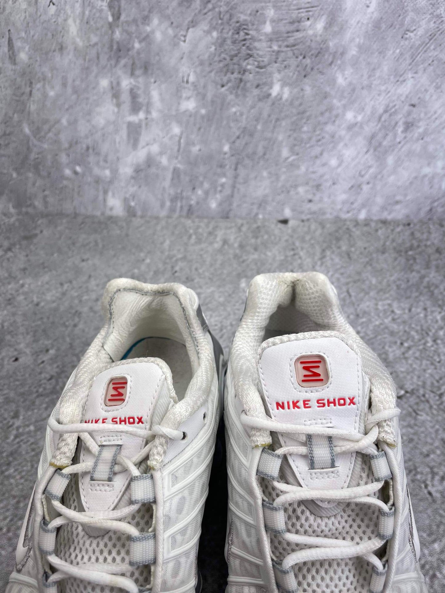 Nike Shox TL AR3566-100 - buty sportowe, zapiętki butów
