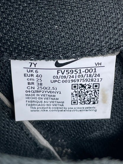 Nike Air Force 1 Low Triple Black — buty sportowe męskie w bardzo dobrym stanie rozmiar 40, opcjonalne zdjęcie 2