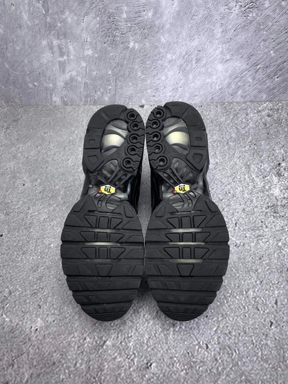 Nike Air Max Plus Triple Black - buty sportowe, podeszwa