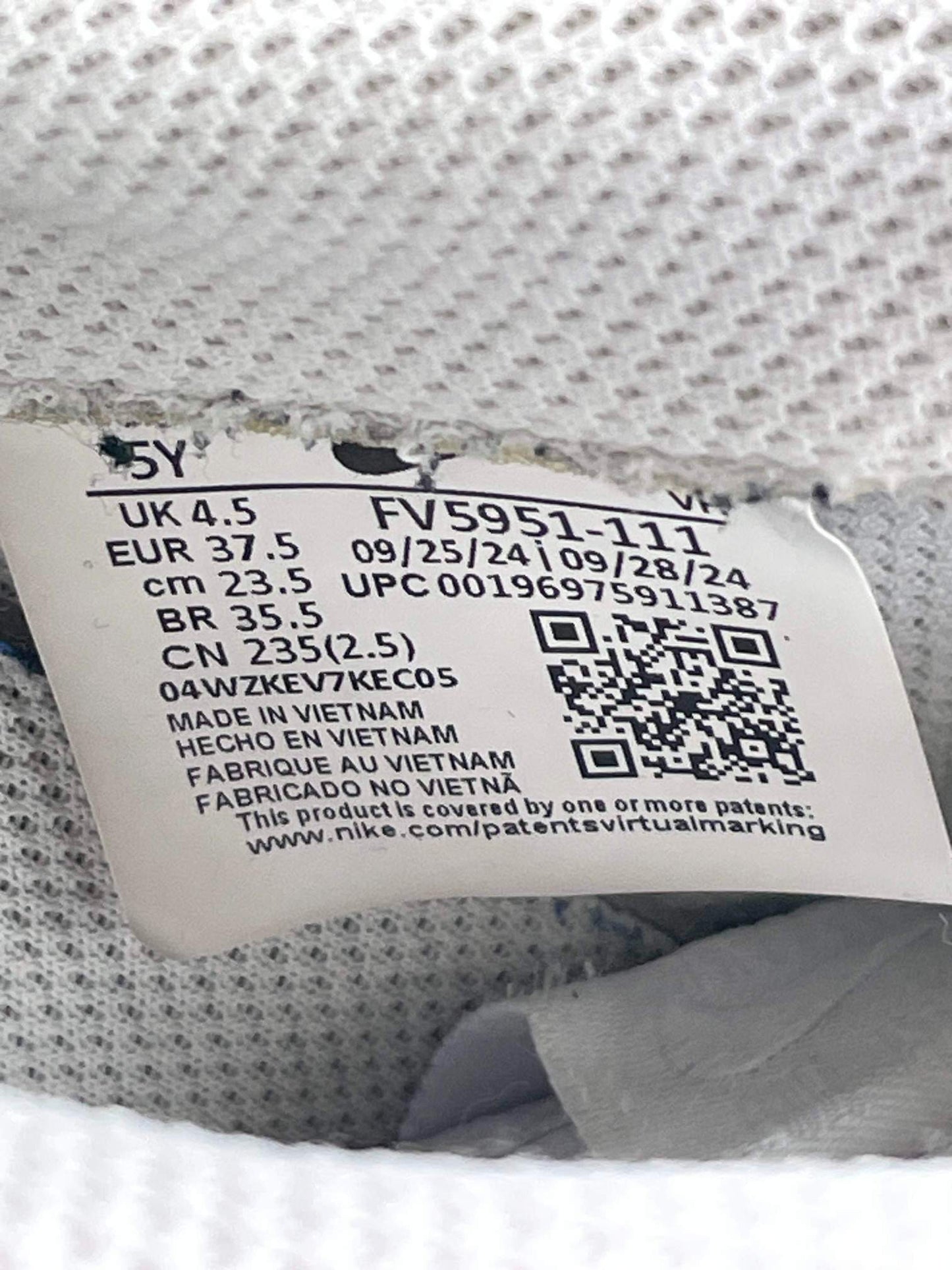 Nike Air Force 1 Low Triple White — buty sportowe damskie w bardzo dobrym stanie rozmiar 37.5, opcjonalne zdjęcie 2