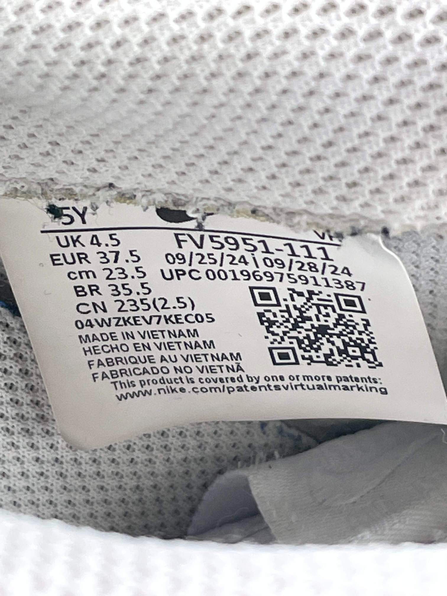 Nike Air Force 1 Low Triple White — buty sportowe damskie w bardzo dobrym stanie rozmiar 37.5, opcjonalne zdjęcie 2