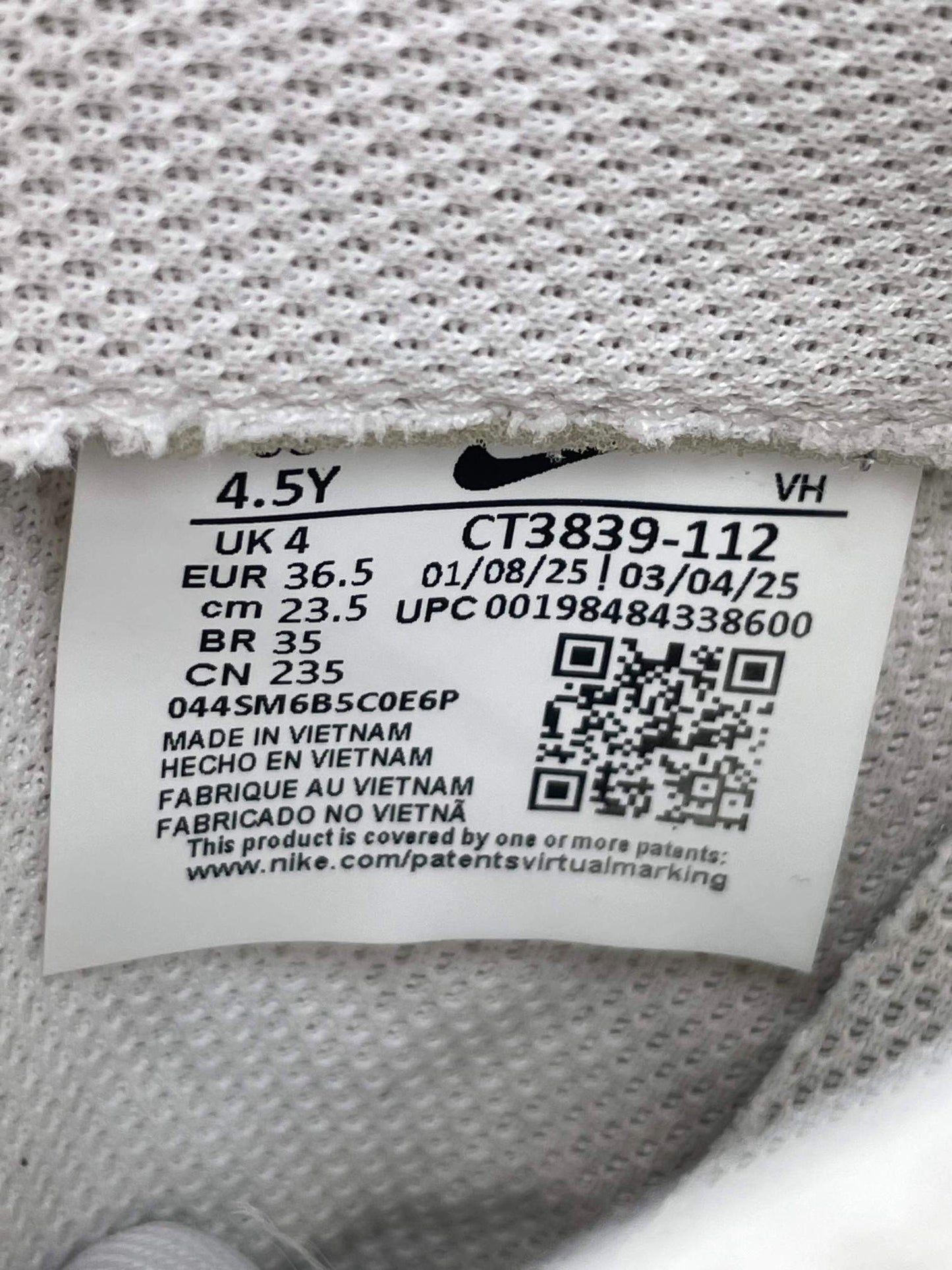 Nike Air Force 1 White Ghost - buty sportowe, podeszwa