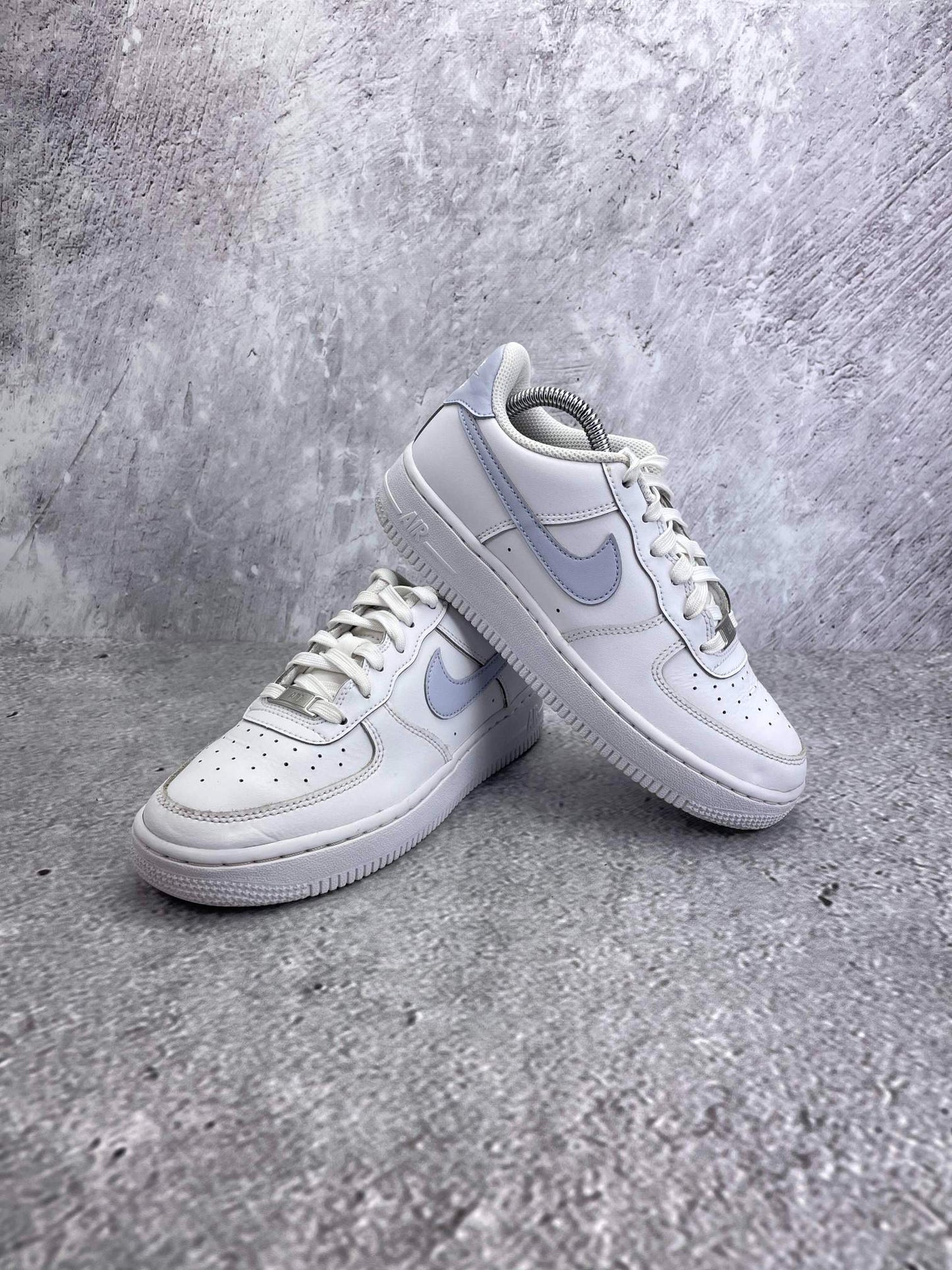 Nike Air Force 1 White Ghost - buty sportowe, opcjonalne zdjęcie 1