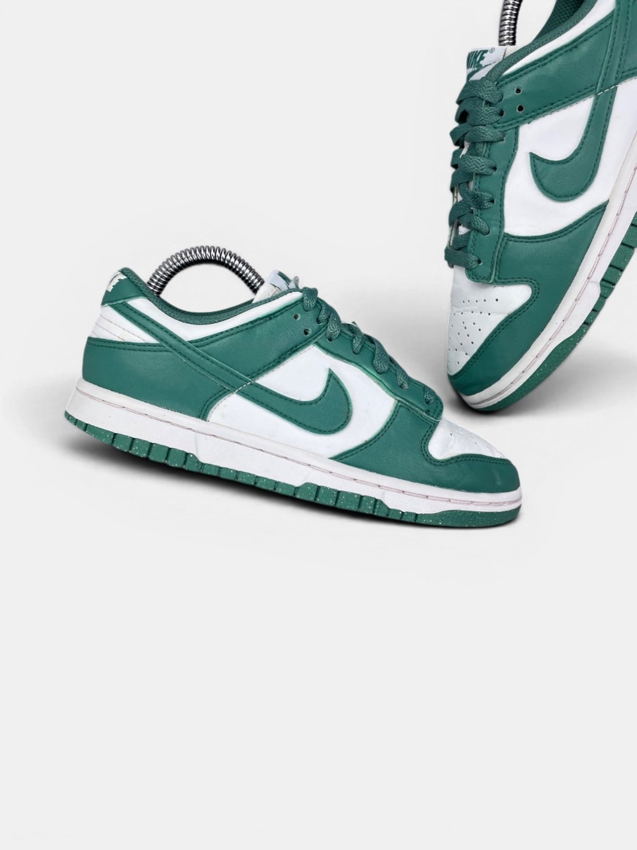 Nike Dunk Low Bicoastal — buty sportowe damskie w bardzo dobrym stanie rozmiar 36, zewnętrzny panel lewego buta