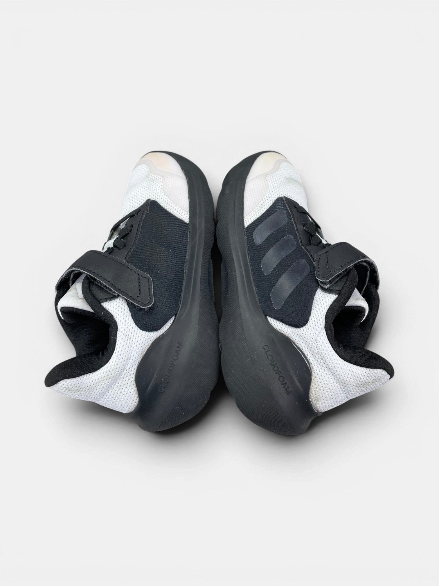 Adidas Tensaur Run 2.0 — buty sportowe dziecięce w bardzo dobrym stanie rozmiar 31, boczny profil