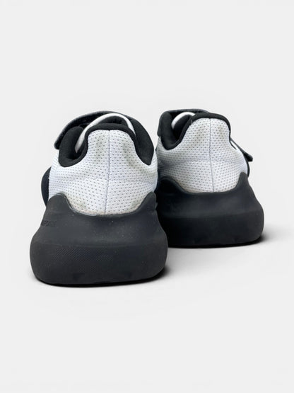 Adidas Tensaur Run 2.0 — buty sportowe dziecięce w bardzo dobrym stanie rozmiar 31, zewnętrzny panel lewego buta