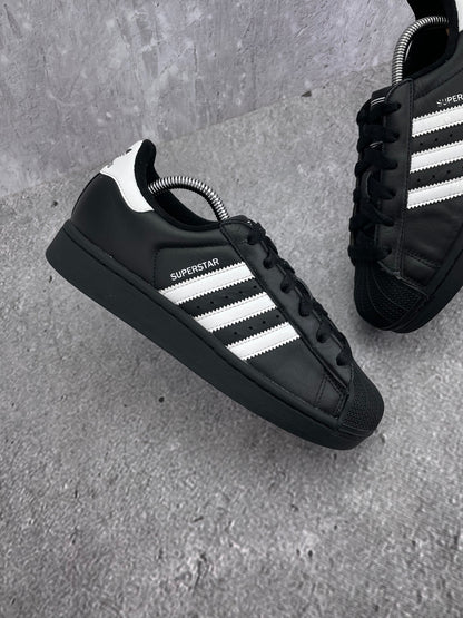 adidas Superstar II JH9977 - buty sportowe, zewnętrzny panel prawego buta