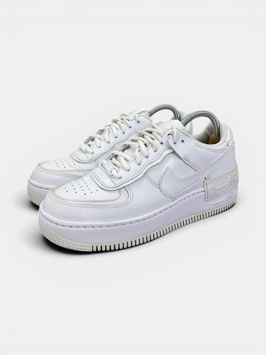 Nike Air Force 1 Shadow Triple White — buty sportowe damskie w bardzo dobrym stanie rozmiar 39, widok z boku