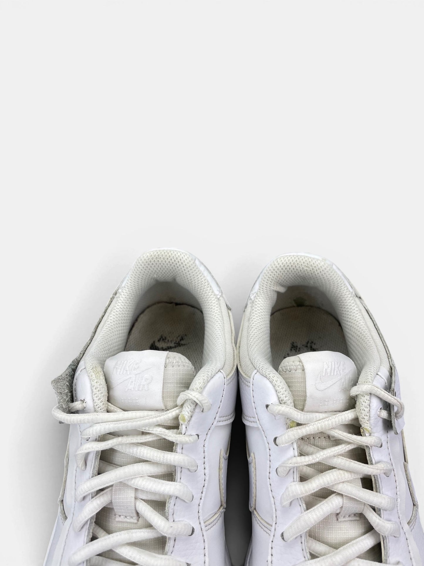 Nike Air Force 1 Shadow Triple White — buty sportowe damskie w bardzo dobrym stanie rozmiar 39, zapiętki butów