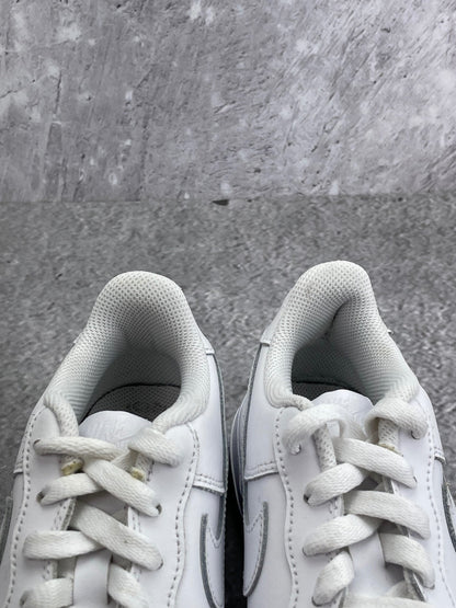 Nike Air Force 1 Low Triple White — buty sportowe damskie w bardzo dobrym stanie rozmiar 38, opcjonalne zdjęcie 1