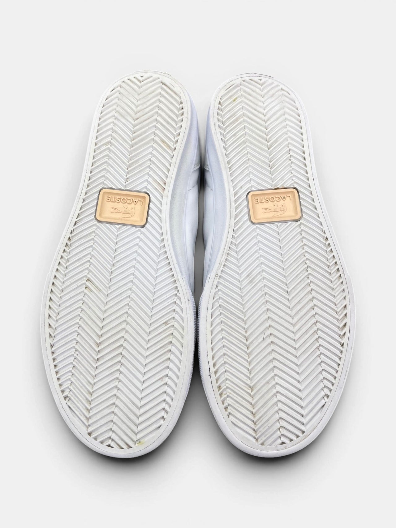 Lacoste Sneakers — buty sportowe damskie w bardzo dobrym stanie rozmiar 39, podeszwa