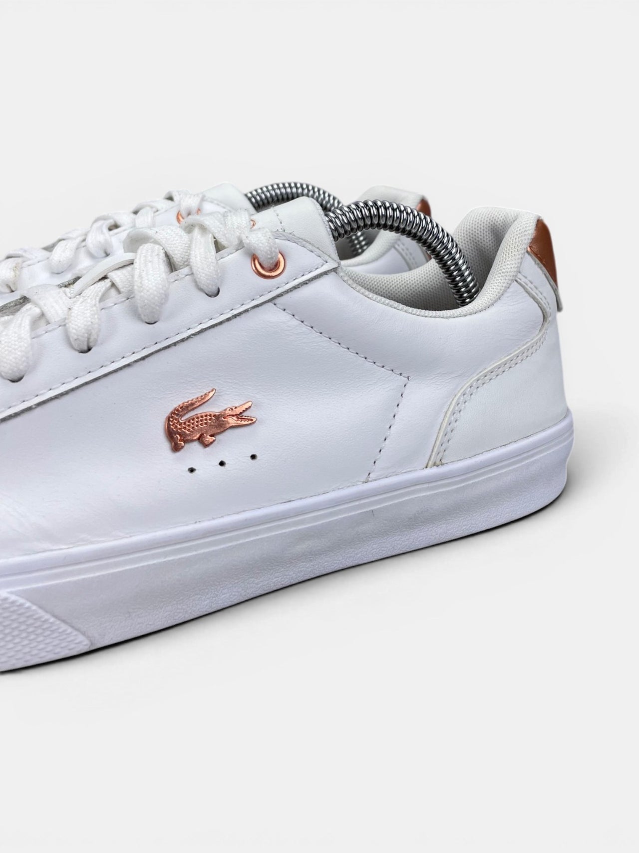 Lacoste Sneakers — buty sportowe damskie w bardzo dobrym stanie rozmiar 39, opcjonalne zdjęcie 1