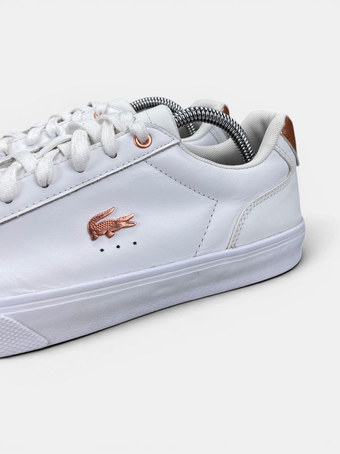 Lacoste Sneakers — buty sportowe damskie w bardzo dobrym stanie rozmiar 39, opcjonalne zdjęcie 1