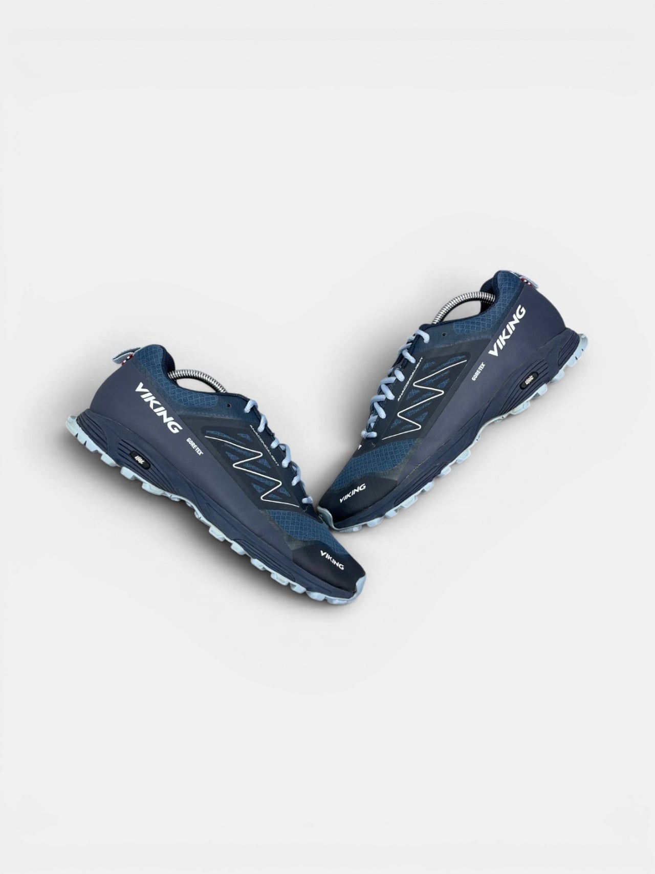 Viking Gore-Tex Trekking Shoes — trekkingi męskie w bardzo dobrym stanie rozmiar 43, widok z góry na zewnętrzną stronę butów