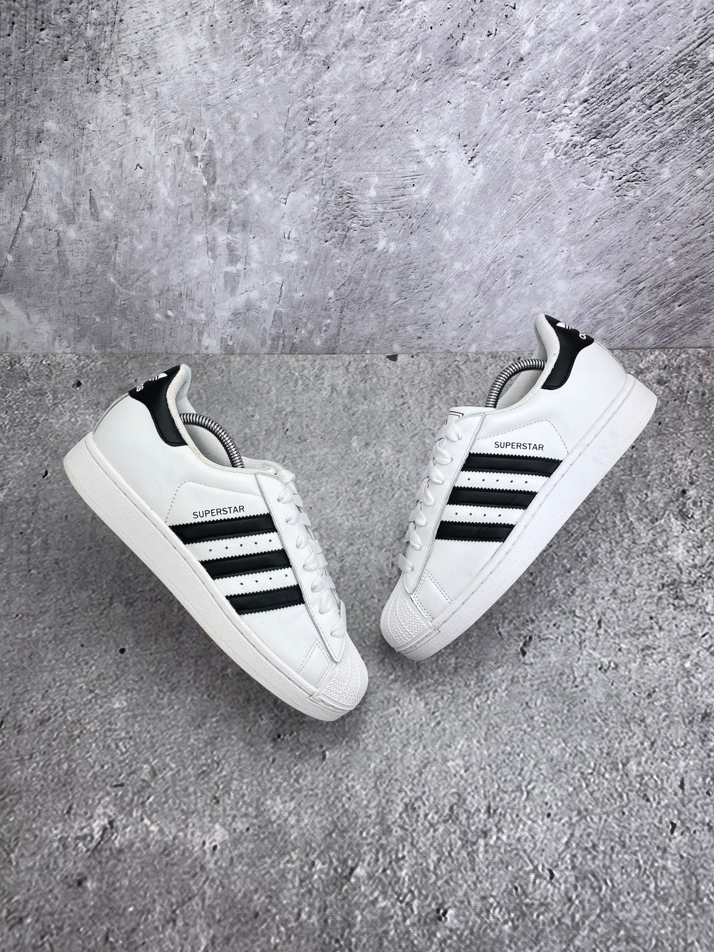 adidas Superstar II IH8659 - buty sportowe, widok z góry na zewnętrzną stronę butów
