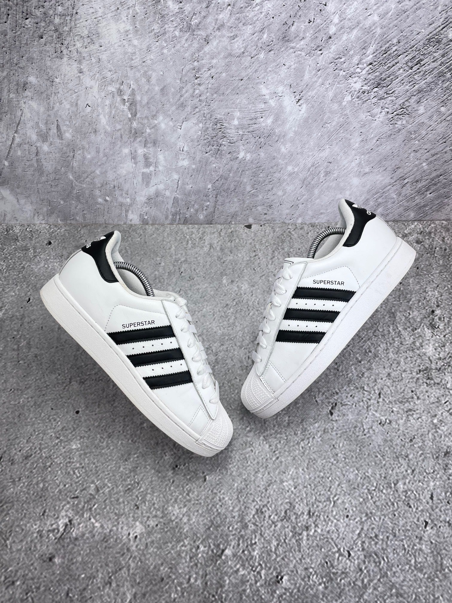 adidas Superstar II IH8659 - buty sportowe, widok z góry na zewnętrzną stronę butów