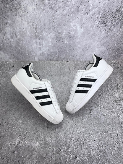 adidas Superstar II IH8659 - buty sportowe, widok z góry na zewnętrzną stronę butów