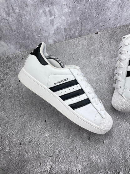 adidas Superstar II IH8659 - buty sportowe, zewnętrzny panel lewego buta