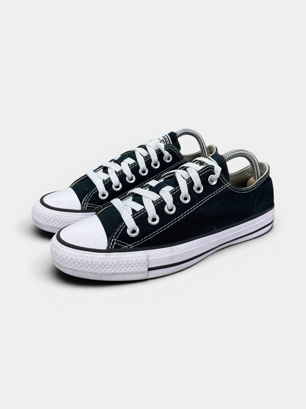Converse Chuck Taylor All Star Black — buty sportowe damskie w bardzo dobrym stanie rozmiar 37.5, widok z boku