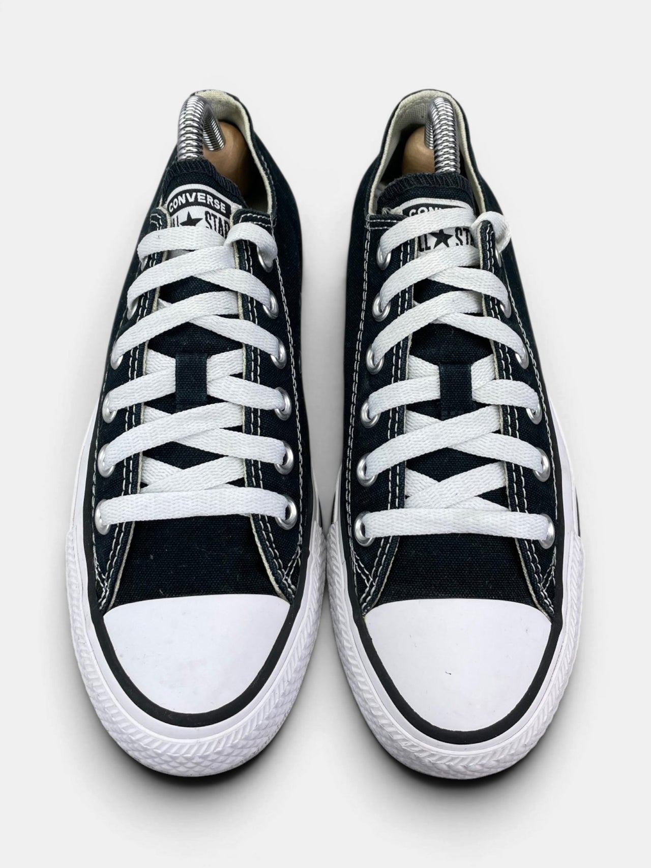 Converse Chuck Taylor All Star Black — buty sportowe damskie w bardzo dobrym stanie rozmiar 37.5, zewnętrzny panel lewego buta