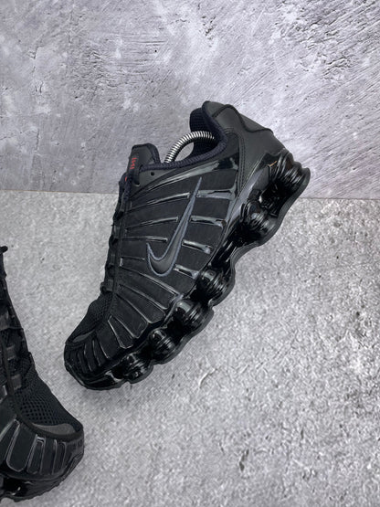 Nike Shox TL Metallic Hematite - buty sportowe, zewnętrzny panel prawego buta