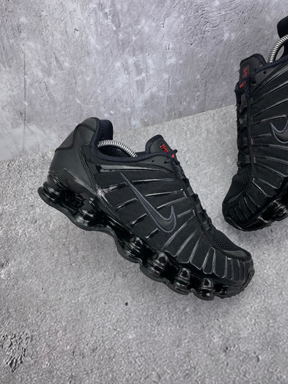 Nike Shox TL Metallic Hematite - buty sportowe, zewnętrzny panel lewego buta