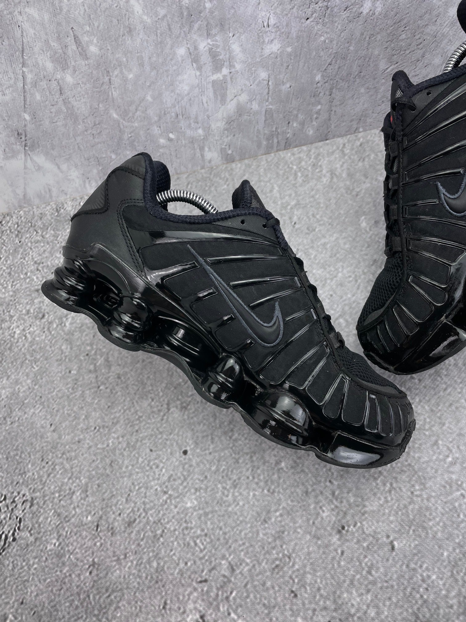 Nike Shox TL Metallic Hematite - buty sportowe, wewnętrzny panel prawego buta